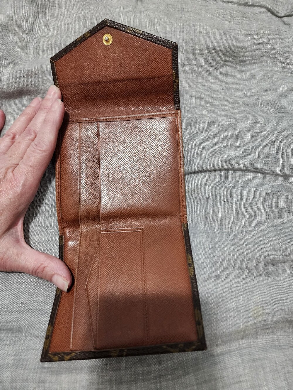 Authentic Louis Vuitton Monogram Victorine Wallet - Picture 9 of 10